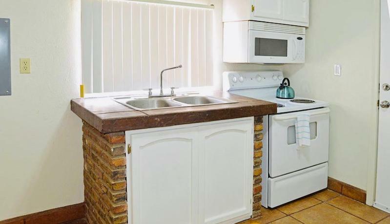 In Tranquil Gated Community, 2 Bedroom 2 Bath Puerto Peñasco
