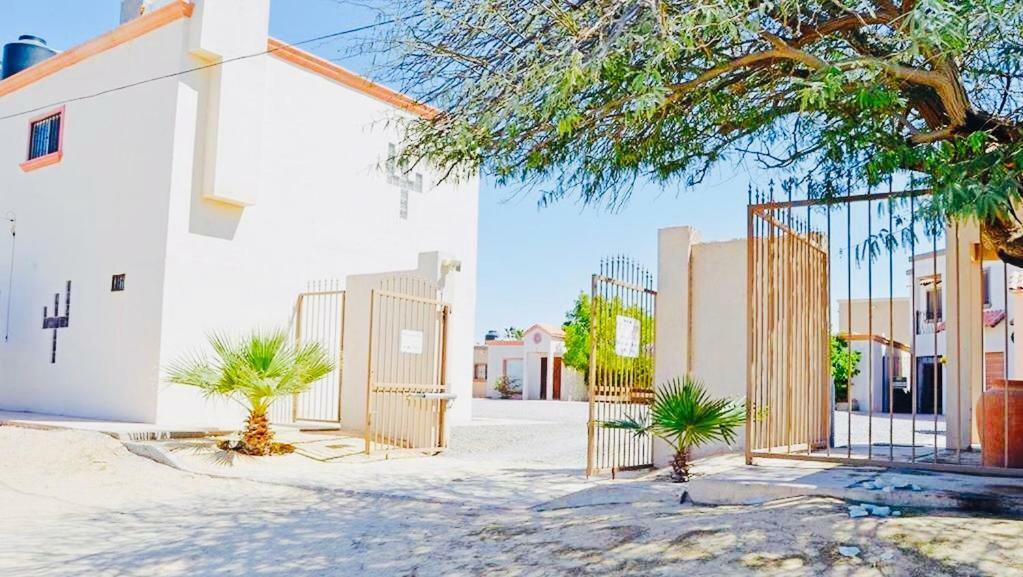 In Tranquil Gated Community, 2 Bedroom 2 Bath Villa Puerto Peñasco