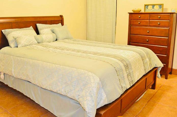 In Tranquil Gated Community, 2 Bedroom 2 Bath Villa Puerto Peñasco